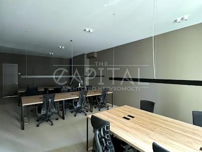 комерційна за адресою Новоселицька вул., 7