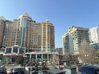комерційна за адресою Генуезька вул., 5