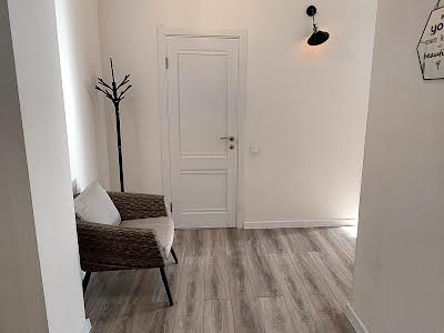 квартира за адресою Довженка вул., 6