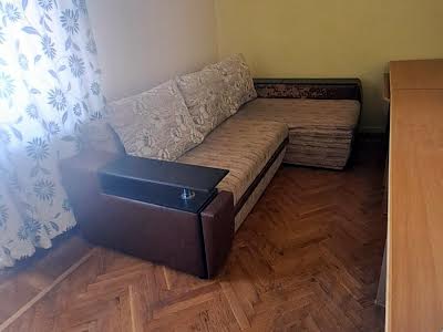 квартира за адресою Подільська вул., 12