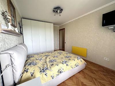 квартира за адресою Демнянська вул., 4