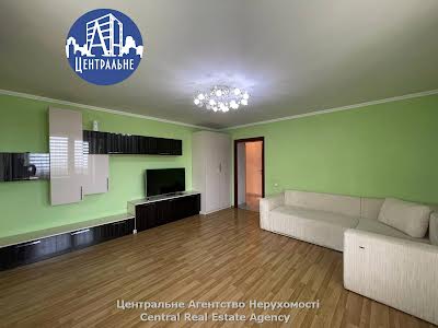 квартира за адресою Головна, 275б