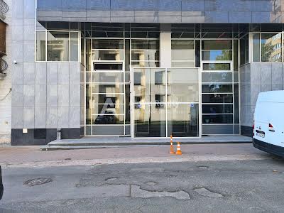 комерційна за адресою Степана Ковніра вул. (Ластовського), 5
