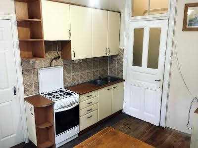 квартира за адресою Миколи Леонтовича вул., 5