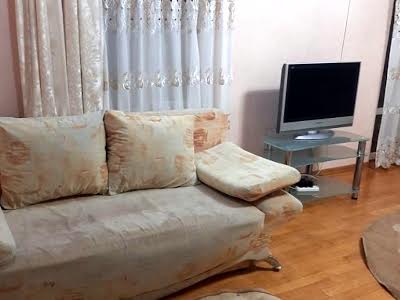 квартира за адресою Анни Ахматової вул., 43