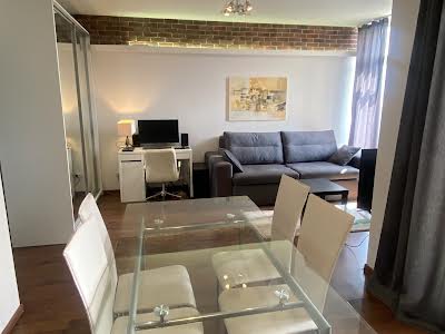 квартира за адресою Регенераторна вул., 4 к2-9