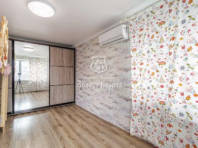 квартира за адресою Ірини Бекешкіної вул. (Генерала Карбишева), 18
