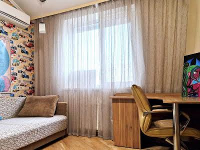 квартира за адресою Святошинська вул., 27