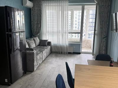 квартира за адресою Зарічна вул., 2а