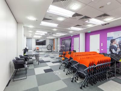 комерційна за адресою Жилянська вул., 75