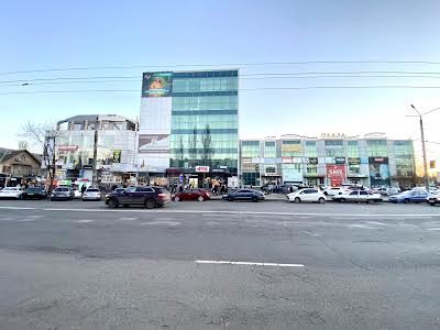 комерційна за адресою Площа Горького, 8