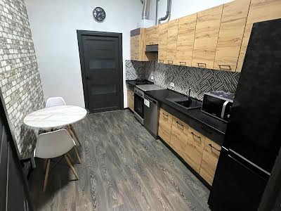 квартира за адресою Героїв УПА, 5
