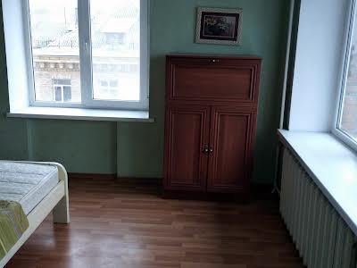 квартира за адресою Михайла Стельмаха вул., 6