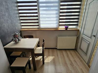 квартира за адресою Золотогірська вул., 1