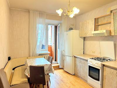 квартира за адресою Драгоманова вул., 17