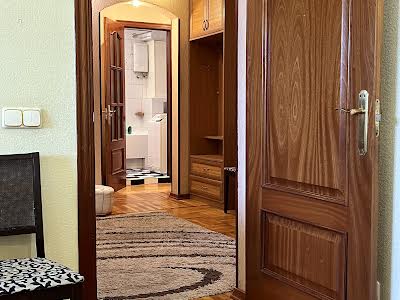 квартира за адресою Композитора Лятошинського вул., 8