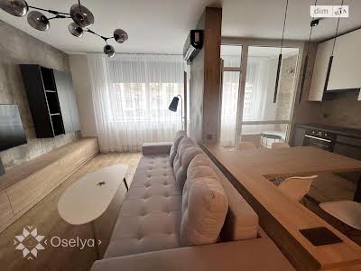 квартира за адресою Олександра Олеся вул., 4