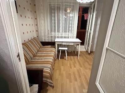 квартира за адресою Митрополита Петра Могили вул., 10