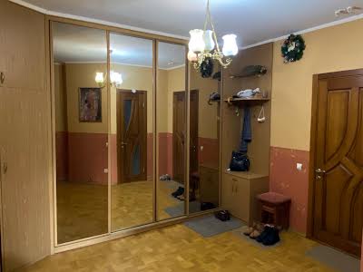 квартира по адресу Драгоманова ул., 31б