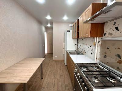 квартира за адресою Калинова вул., 102