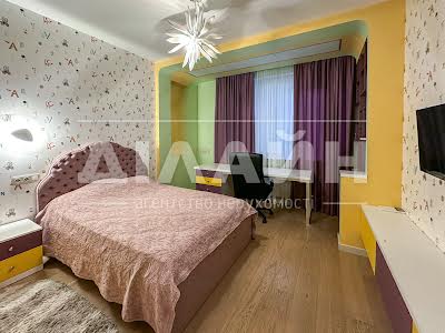 квартира по адресу Днепровские Пороги ул., 15г