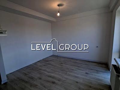 квартира за адресою Богатирська вул., 8