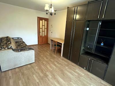 квартира за адресою Академіка Булаховського вул., 22