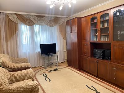 квартира по адресу Александра Мишуги ул., 1/4