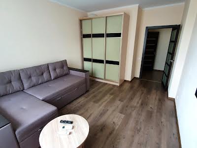 квартира за адресою Воскресенська вул., 18