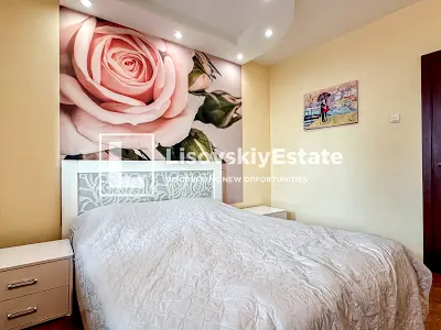 квартира за адресою Анни Ахматової вул., 4