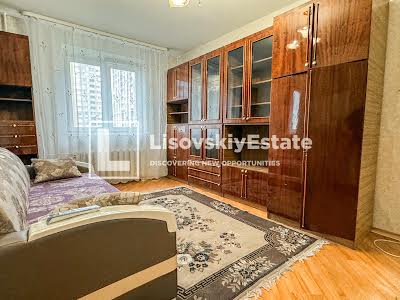квартира за адресою Саперно-Слобідська вул., 8