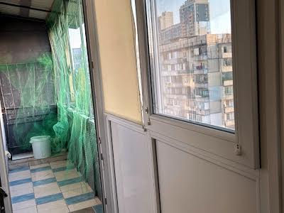 квартира за адресою Богатирська вул., 14