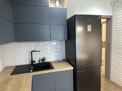 квартира за адресою Бориса Гмирі вул., 16а