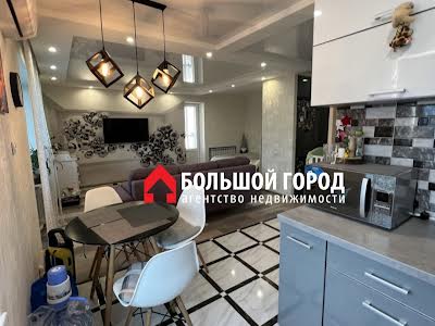 квартира по адресу Чаривная ул., 48