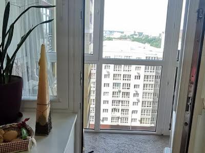 квартира по адресу Українська ул., 83б