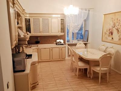 квартира за адресою Богдана Хмельницького вул., 10