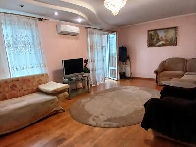 квартира за адресою Анни Ахматової вул., 43