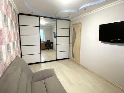квартира за адресою Кропивницького вул., 8