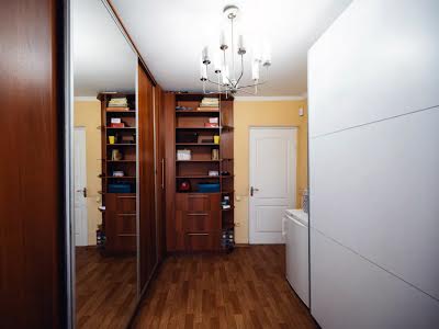 квартира за адресою Скворцова, 2