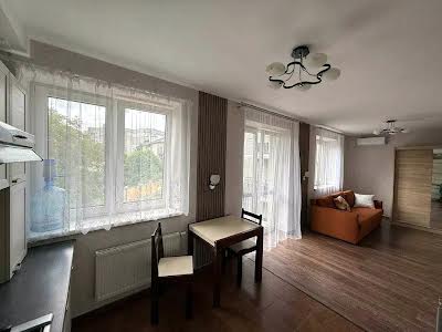 квартира за адресою Джерельна вул., 33