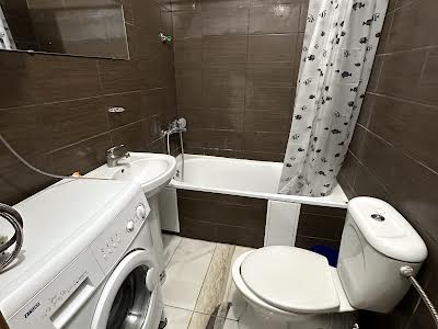 квартира за адресою Джерельна вул., 8