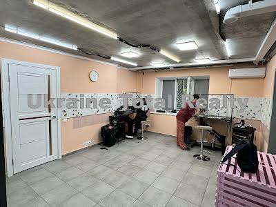 комерційна за адресою Стадіонна вул., 21/1