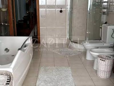 квартира за адресою Клінічна вул., 23/25