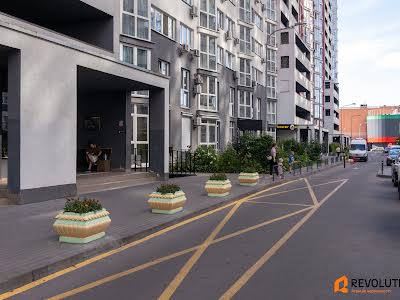 квартира по адресу Драгоманова ул., 2-Б