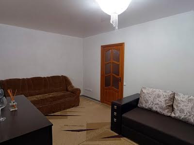квартира за адресою Пластова вул. (Івана Сергієнка), 15