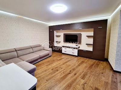 квартира за адресою Лебединська вул., 3