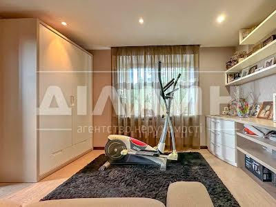 квартира за адресою Лобановского, 30