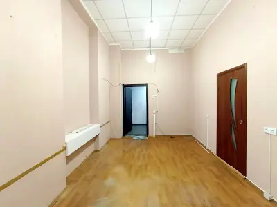комерційна за адресою Героїв Майдану вул. (Театральна), 10