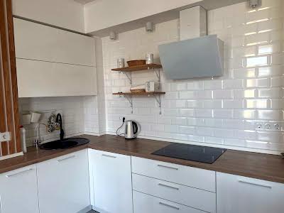 квартира за адресою Регенераторна вул., 4