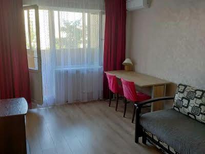 квартира за адресою Озерна вул., 16